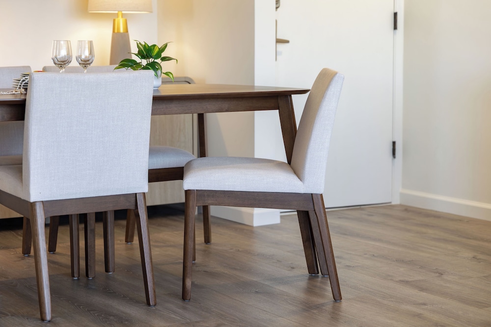 Premium Remodeled Condo with Ocean View and Parking: Premium Apartment, 1 King Bed with Sofa bed, Ocean View (WB 2713 T1) photo