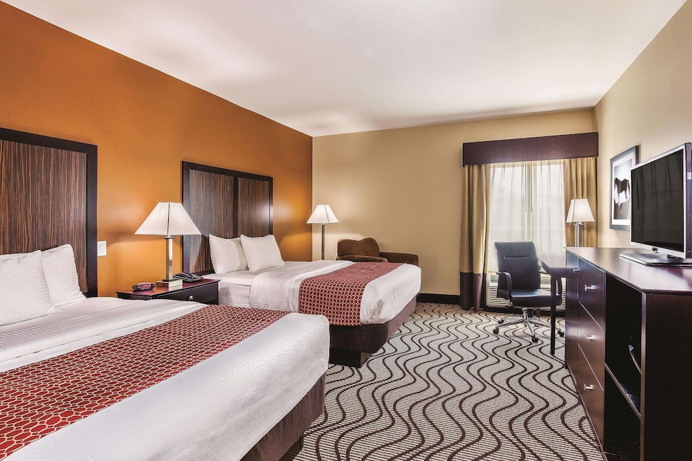 Deluxe Room, 2 Queen Beds, Non Smoking, Kitchenette (Efficiency) photo 1
