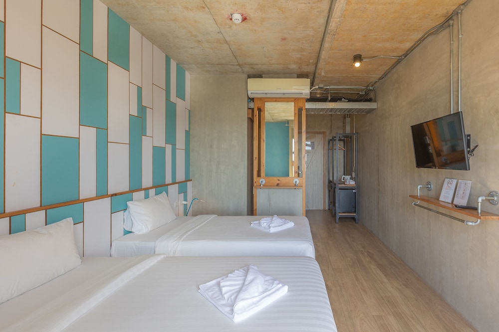 Deluxe Twin Room - Photo 2