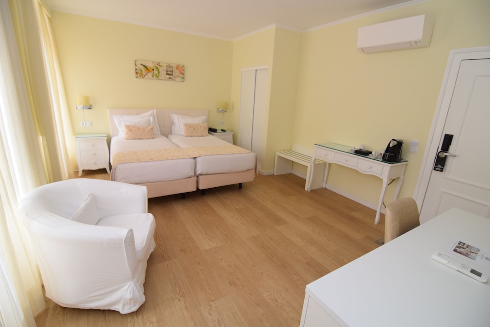 Superior Double or Twin Room - Photo 6