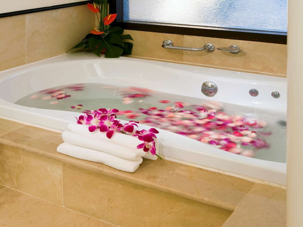 Club Suite, 1 King Bed, Sea View (Prestige, Club Millésime Access) photo 3