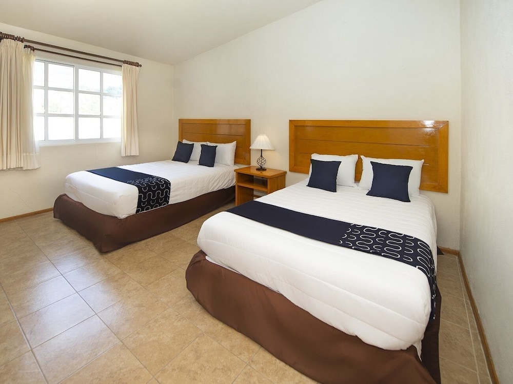 Standard Room (2 Double Beds)