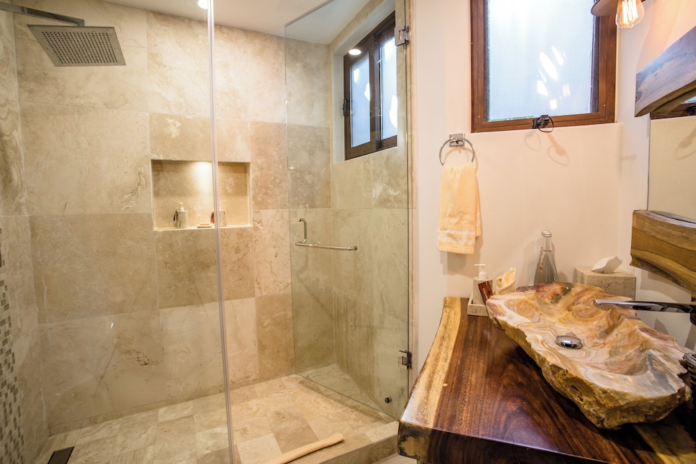 2 Bedroom Suite