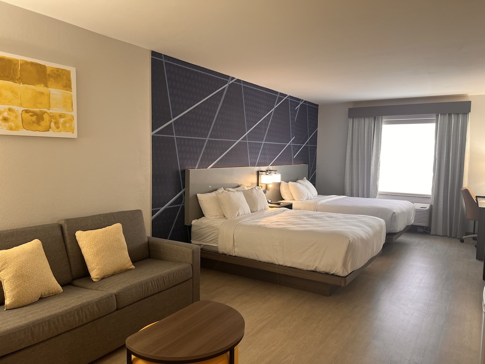 Suite, 2 Queen Beds with Sofa Bed, Non Smoking - Photo 3