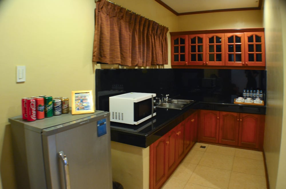 Waterfront Family Suite - Photo 18