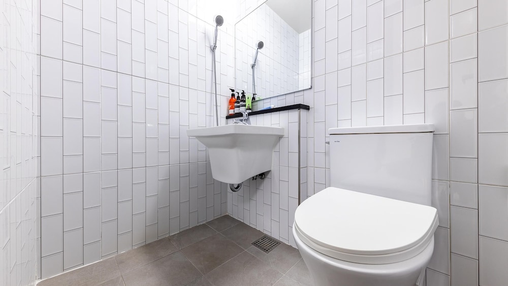 Basic Room, 1 Bedroom (204) - Photo 5