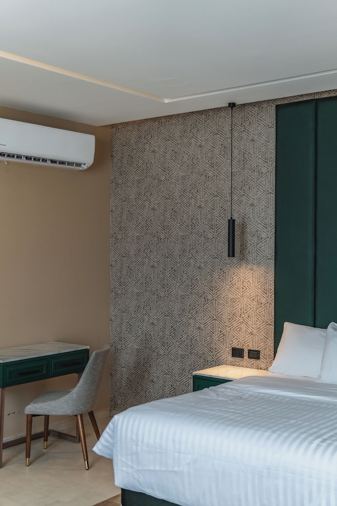 Deluxe Double Room - Photo 7