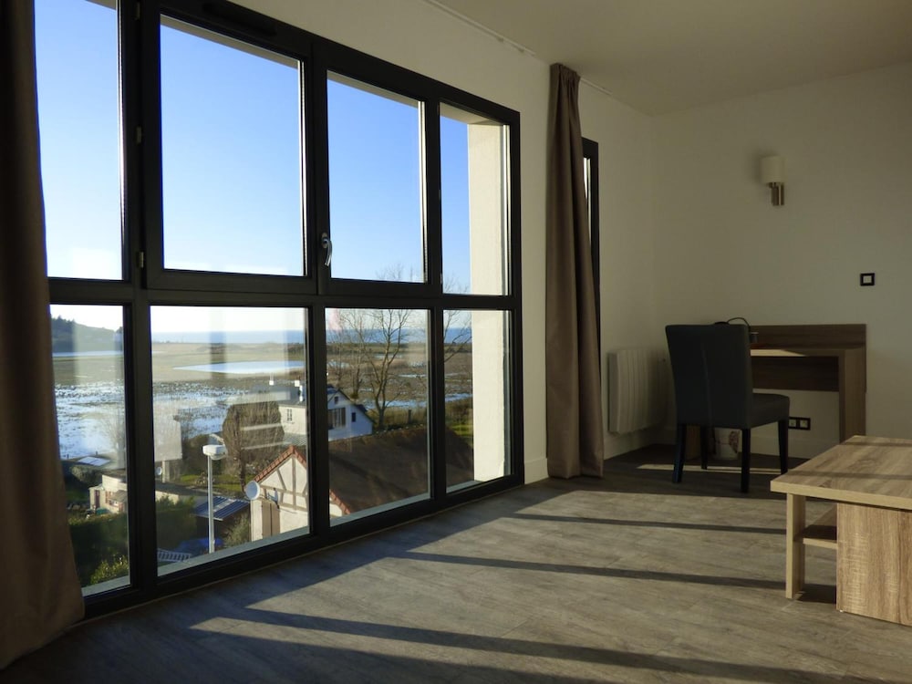 Family Room - Photo 5