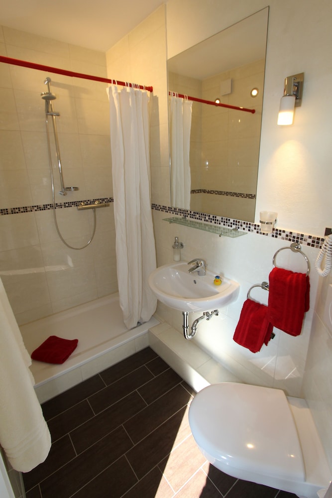 Standard Twin Room photo 2
