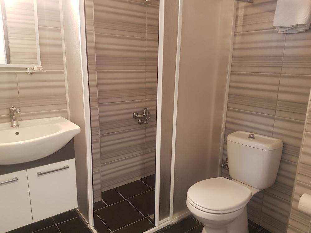 Standard Double or Twin Room, 1 Bedroom, Smoking photo 3