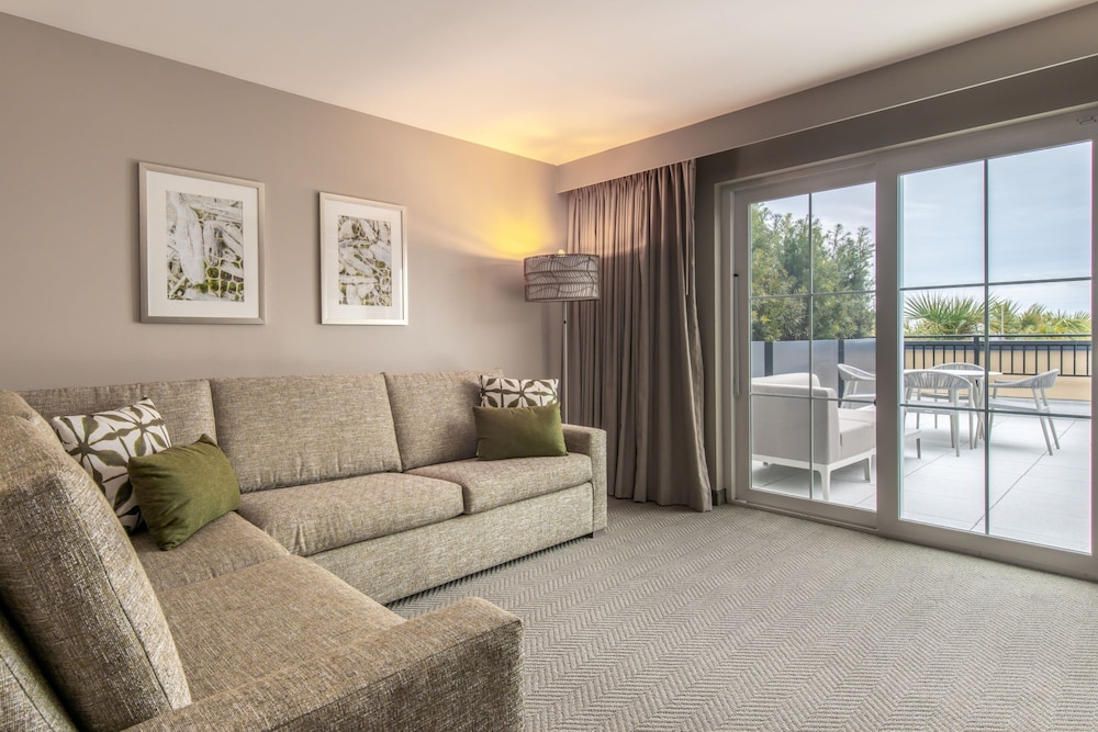 Junior Suite, 1 Bedroom, Oceanfront - Photo 4