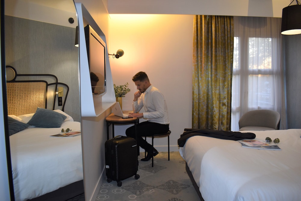 Classic Room, 1 Double Bed (Golf course view) - Photo 2