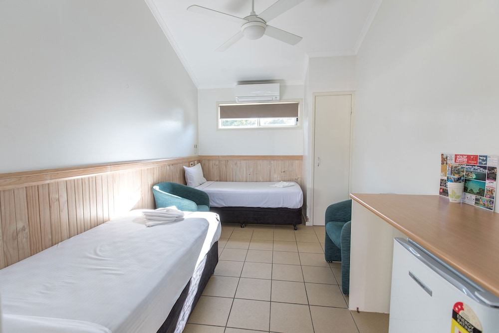 Standard Room, Non Smoking, Shared Bathroom (Lodge - S Bed Standard) photo 2