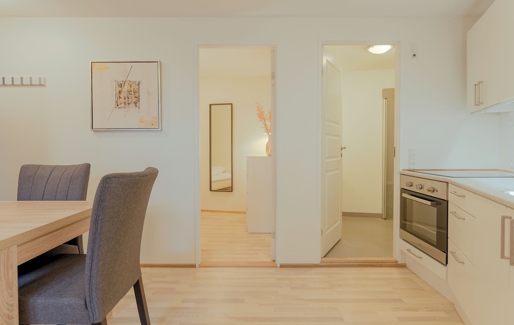 Apartment photo 2
