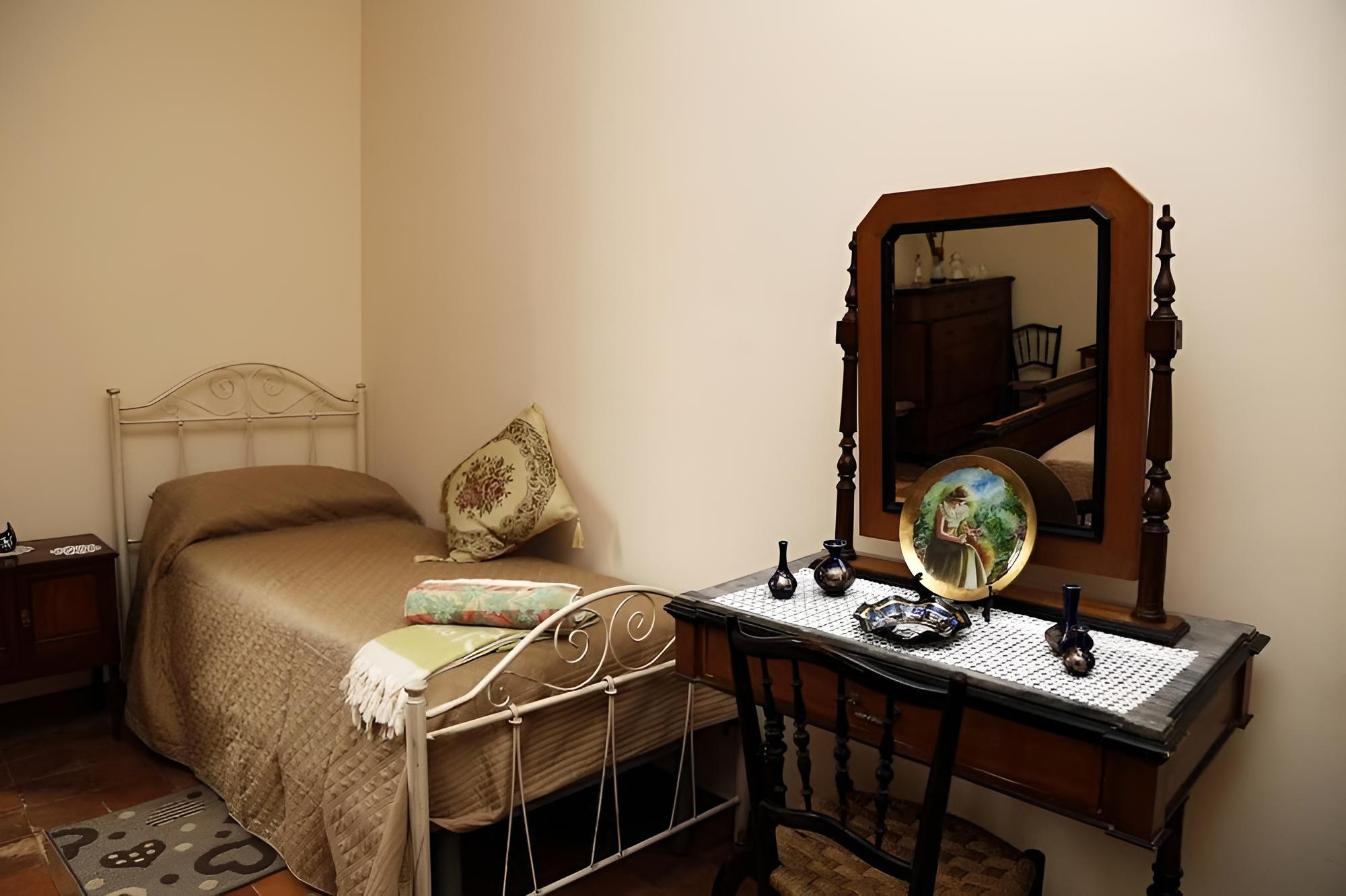 Classic Triple Room photo 2