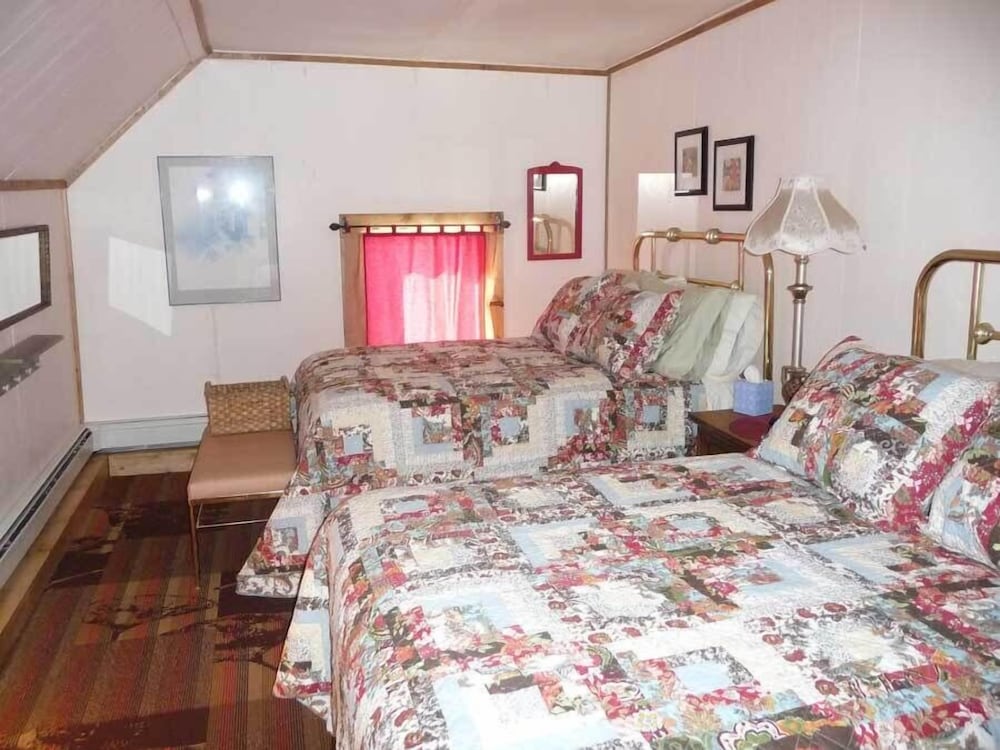 Standard Room, 2 Double Beds (Mt. Elbert Room) photo 1