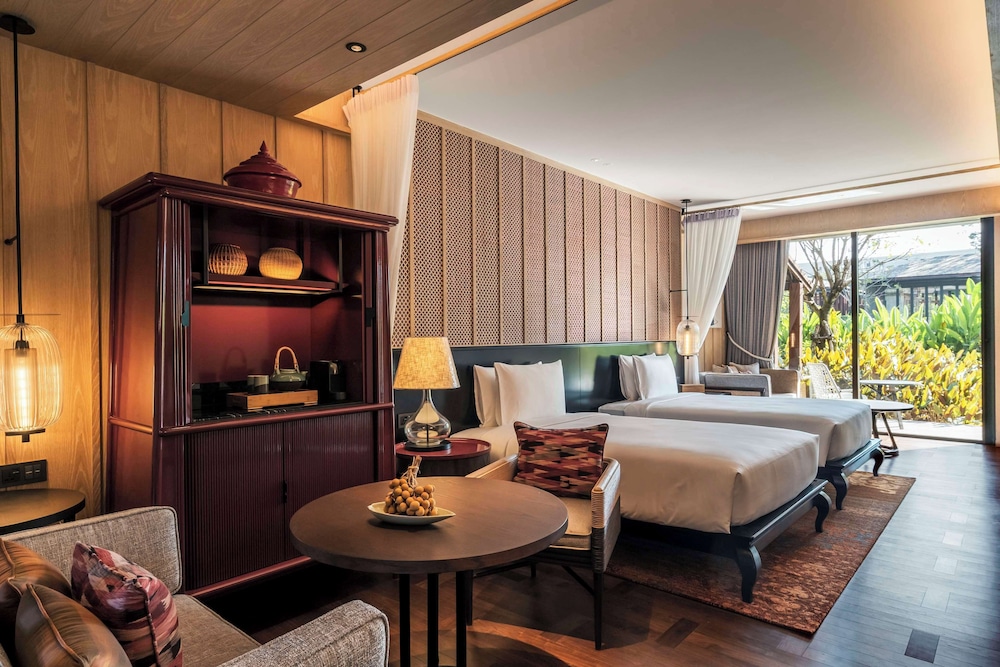 Room, 2 Twin Beds, Pool Access - Photo 1