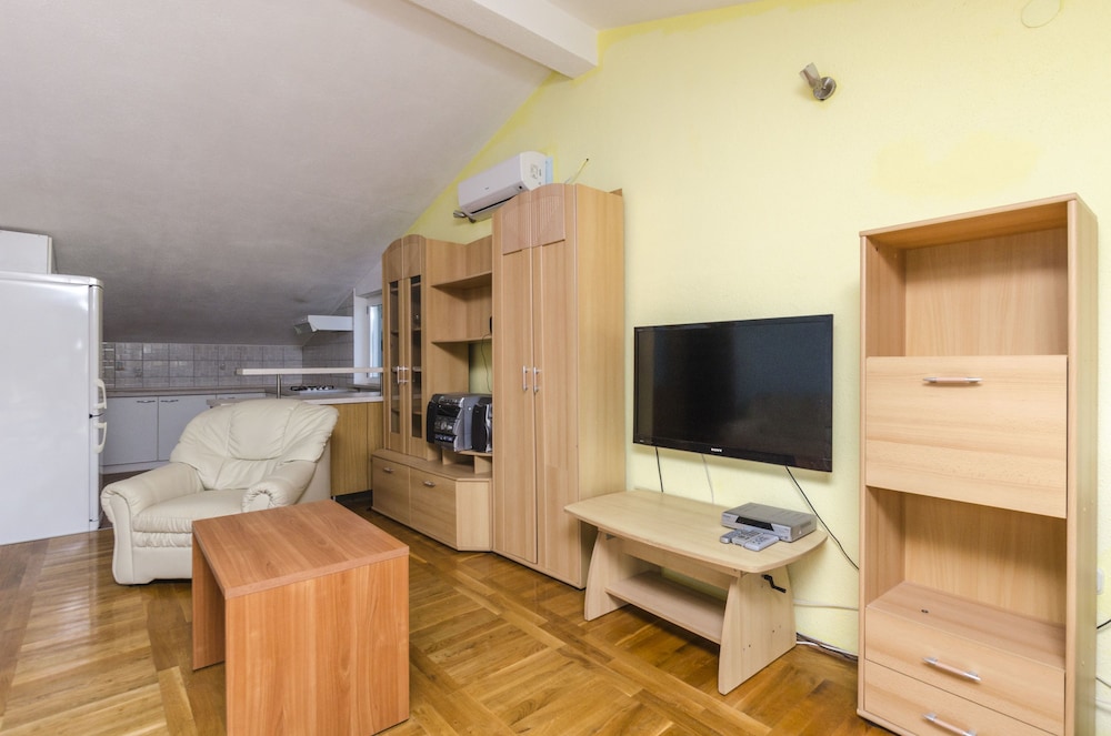 Apartment (A7) photo 2