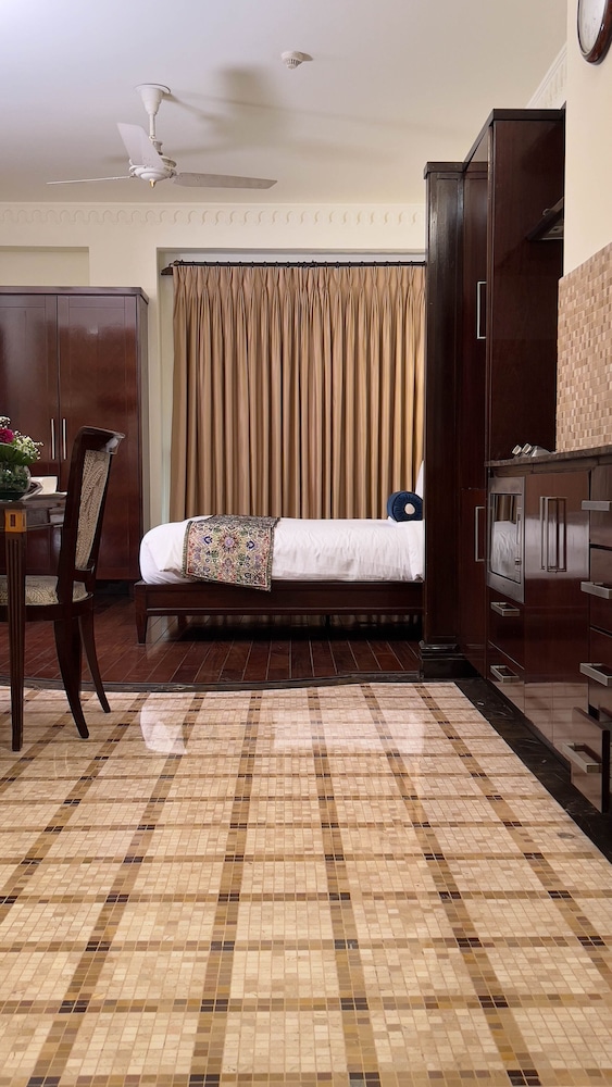 Business Studio Suite, 1 Bedroom photo 3
