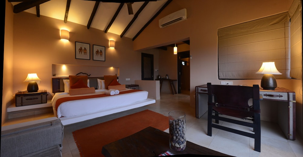 Luxury Cottage, 1 King Bed, Non Smoking photo 3