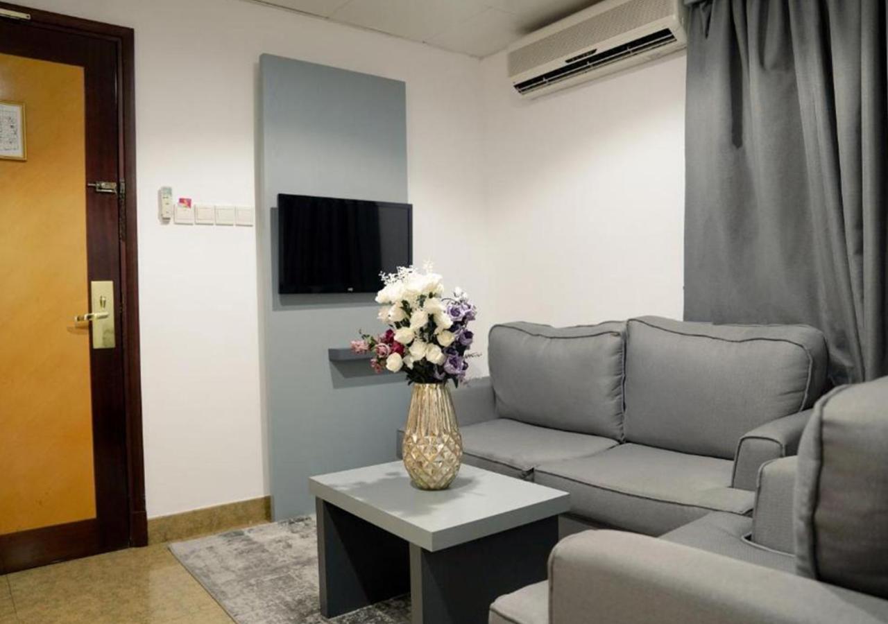 Executive Suite - Photo 1