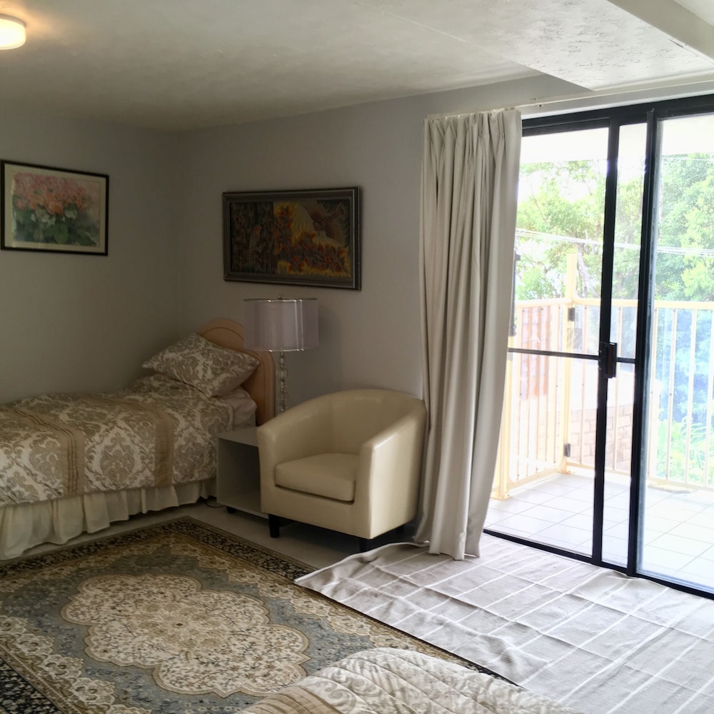 Standard Suite, 1 Bedroom, Non Smoking, Balcony (Twin Room Pool Access)