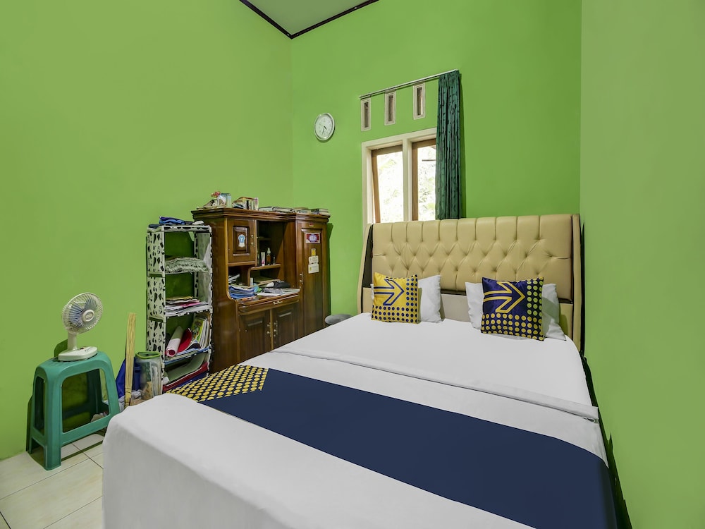 Economy Double Room - Photo 10