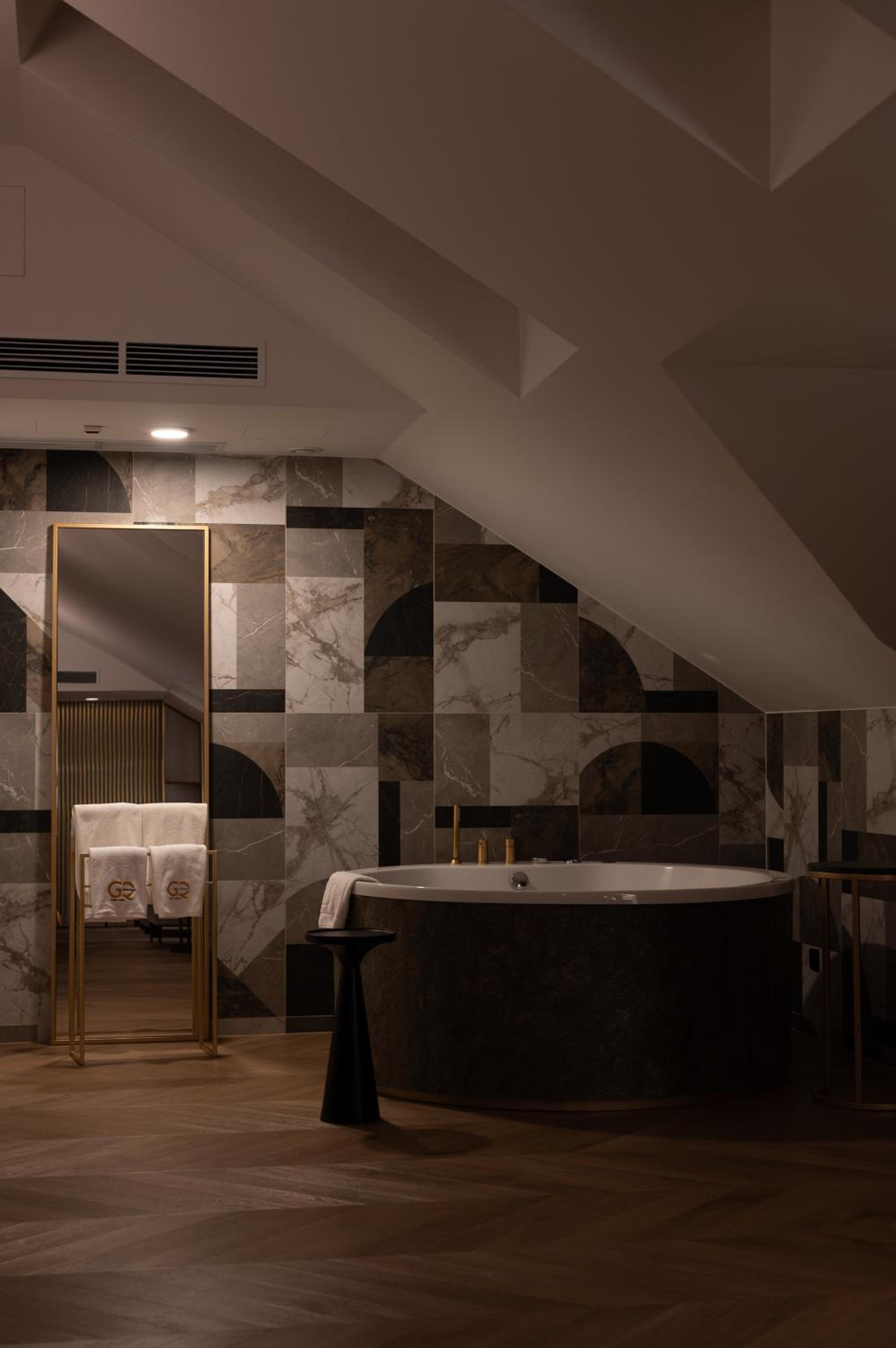 Suite with Terrace - Photo 11