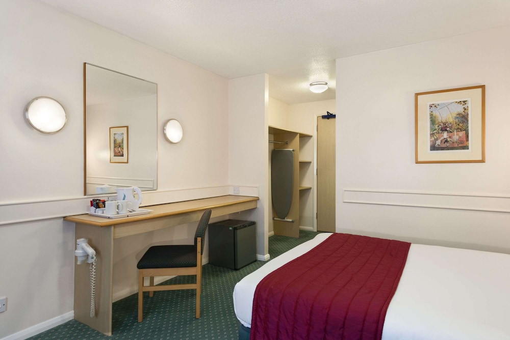 Room, 1 Double Bed, Non Smoking - Photo 2