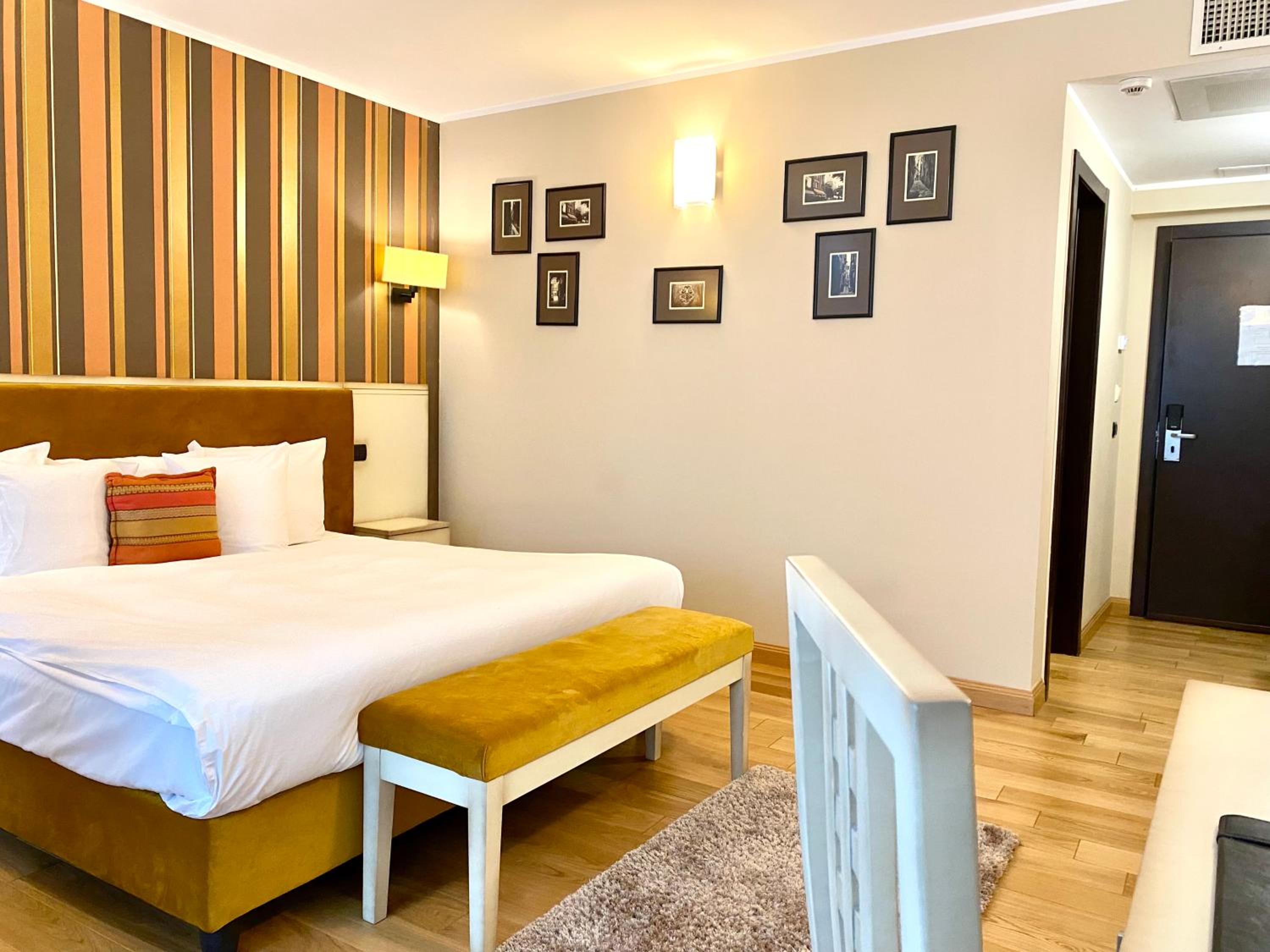 Double or Twin Room with Spa Access - Photo 8