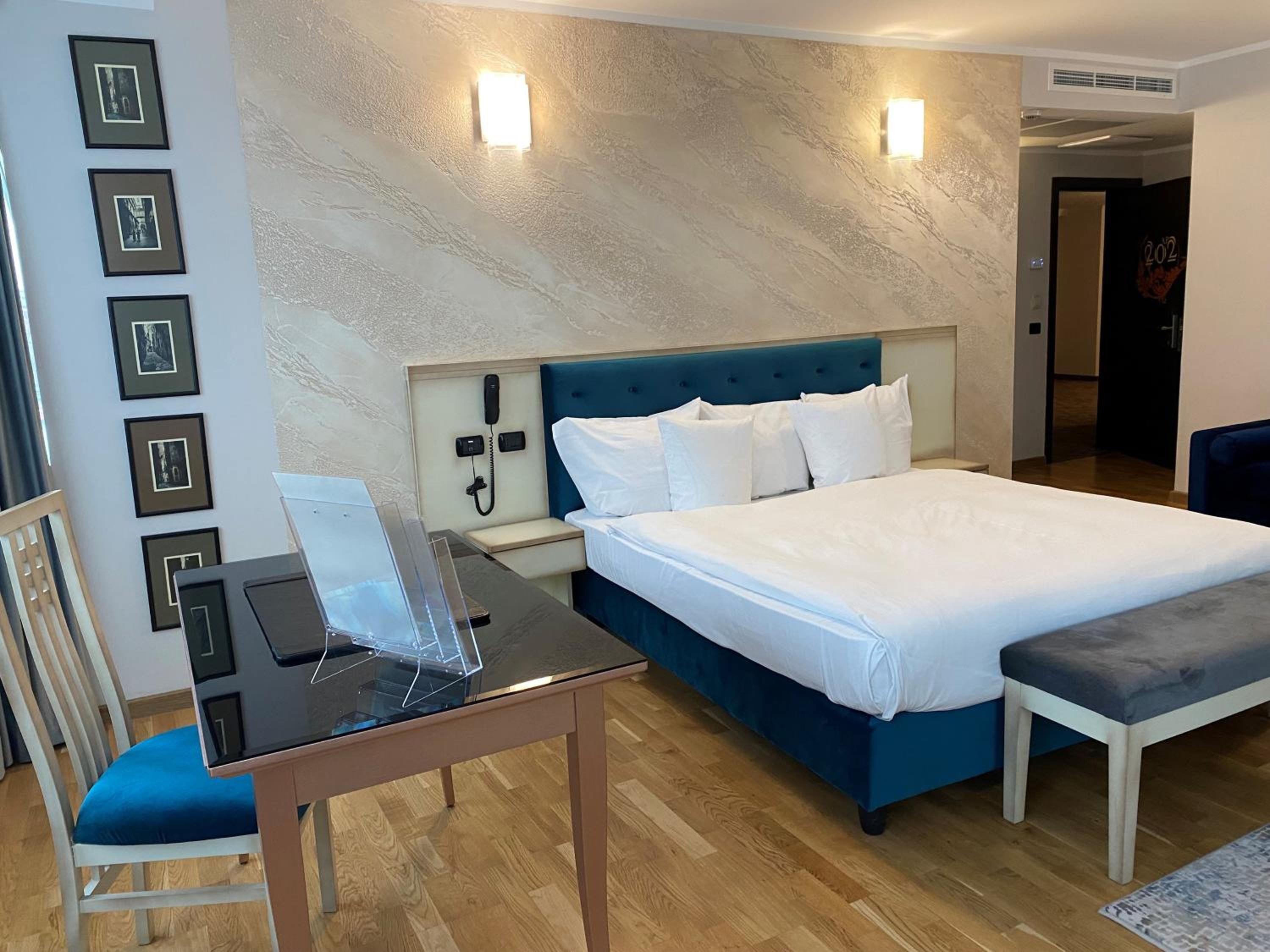 Executive Double Room - Photo 13