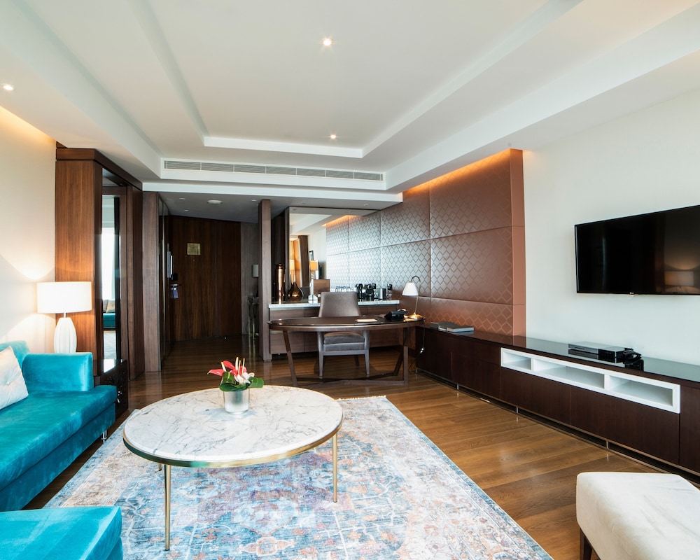 Suite, 1 King Bed