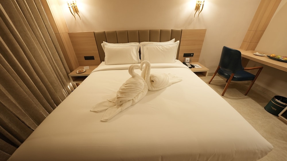 Deluxe Room, City View