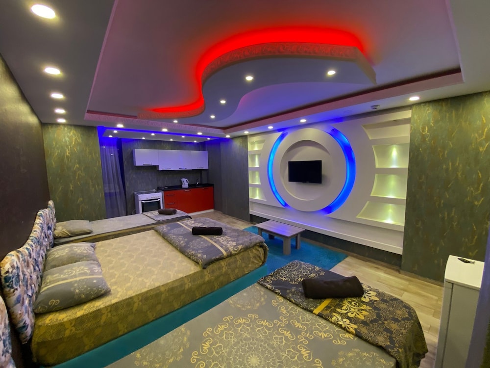 Luxury Condo photo 3