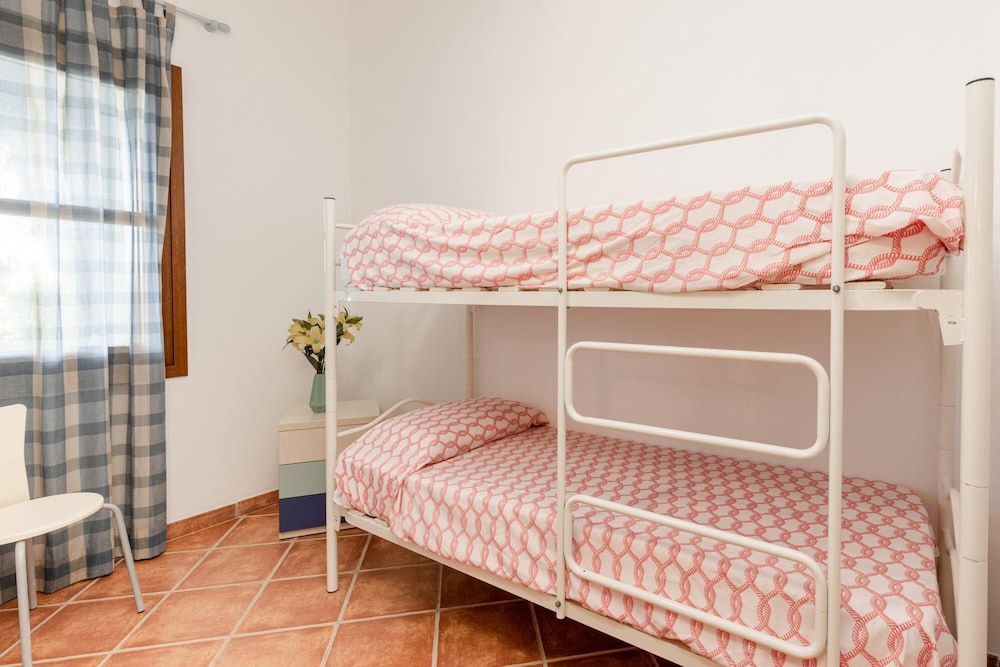 Family Apartment, Multiple Bedrooms (Il Borgo VIP D8 700m From The Beach)