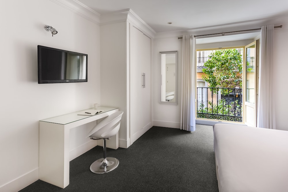 Executive Room, 1 King Bed - Photo 5