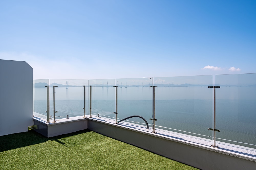 Ocean Suite King Twin - Photo 3
