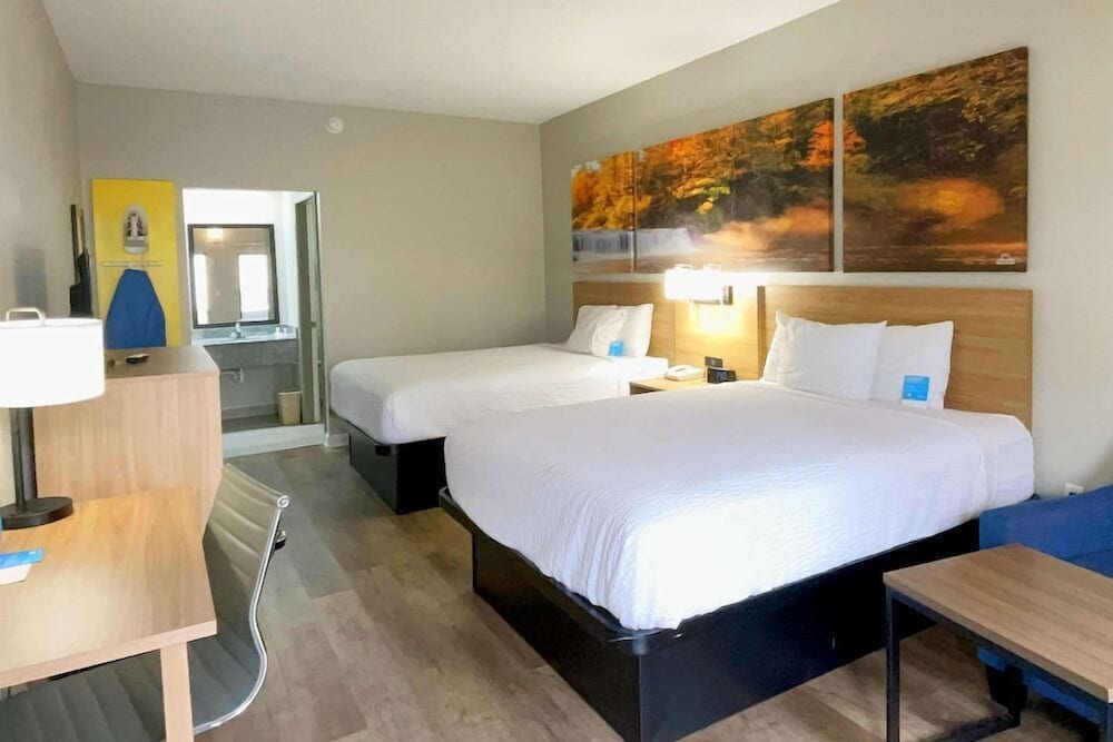 Room, 2 Queen Beds, Non Smoking (First Floor) - Photo 2