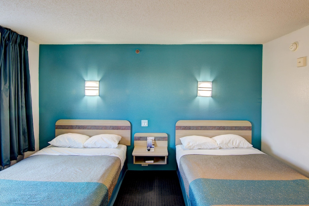 Standard Room, 2 Double Beds, Non Smoking, Refrigerator & Microwave - Photo 14