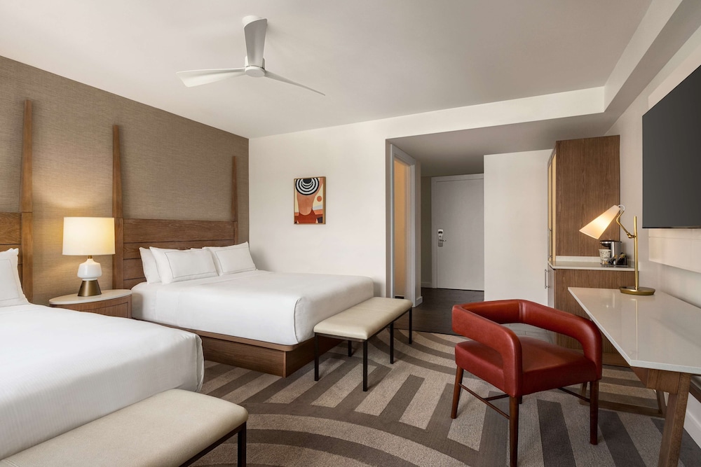 Room, 2 Queen Beds, Accessible, Oceanfront (Mobility & Hearing, Roll-in Shower) - Photo 3