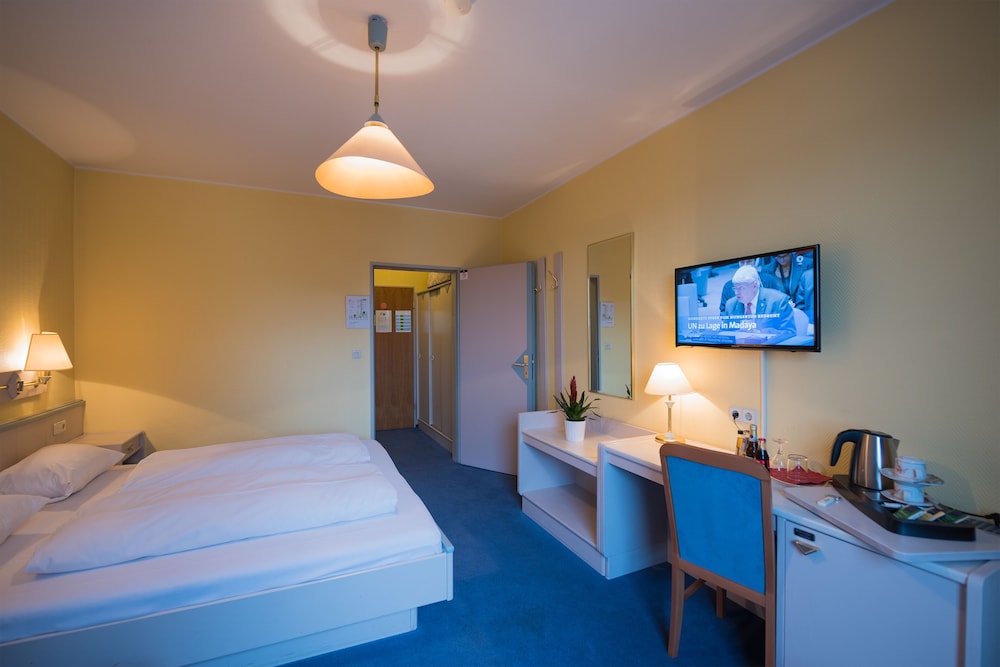 Standard Double Room - Photo 5