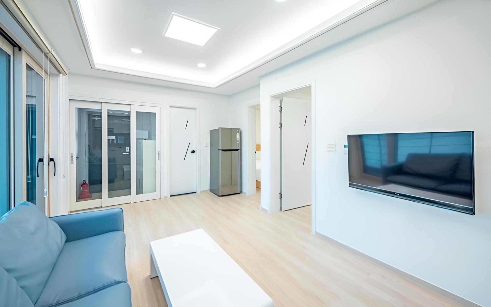 Room (Room 307 (Suite Family)) - Photo 2