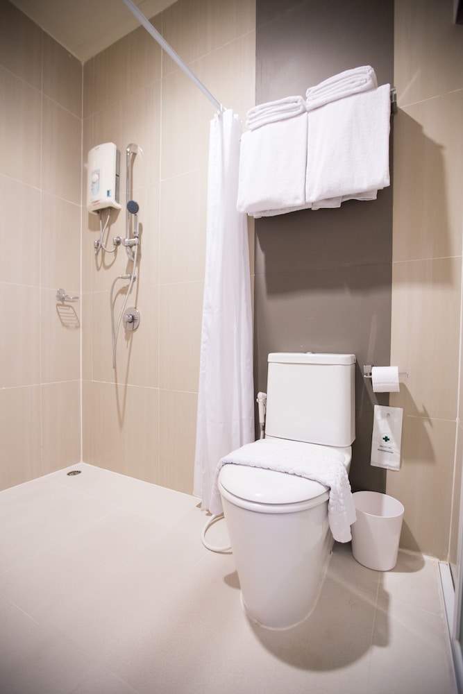 Deluxe Room, Corner - Photo 9