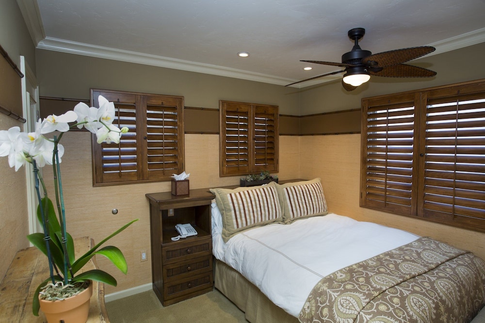 Romantic Villa, Multiple Beds, Patio, Ocean View photo 2