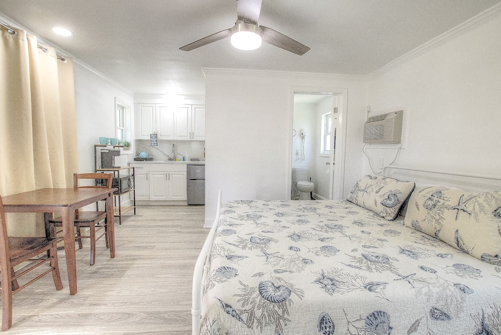 Studio Suite, 1 Bedroom, Oceanfront photo 2
