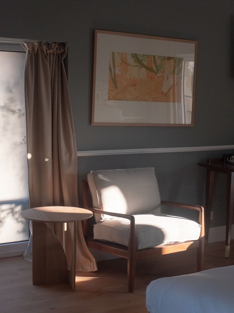 Deluxe Room, Pool View - Photo 5