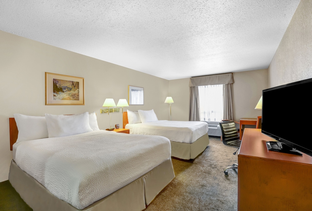 Room, 2 Queen Beds - Photo 1