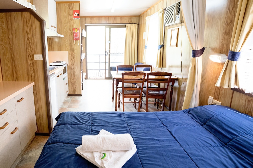 Open Plan Ensuite Cabin photo 1