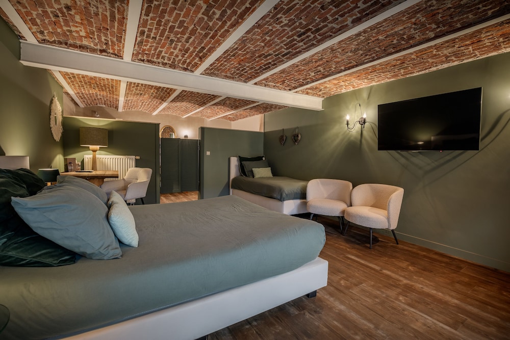Deluxe Triple Room (Pinot Blanc)