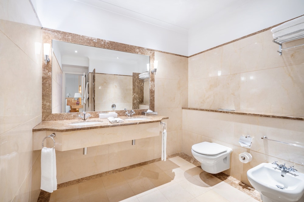 Standard Double or Twin Room - Photo 2